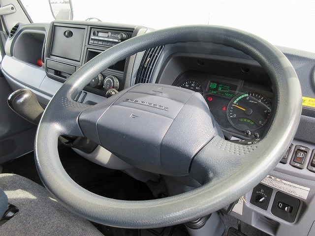 三菱ふそうキャンターアルミバン小型（2t・3t）[写真26]