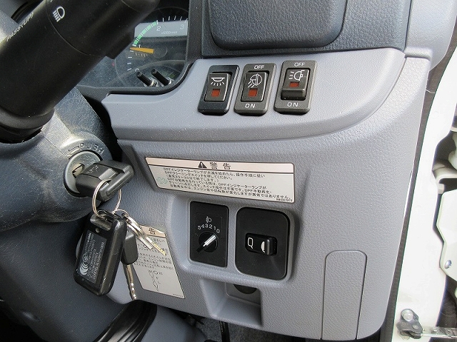 三菱ふそうキャンターアルミバン小型（2t・3t）[写真27]