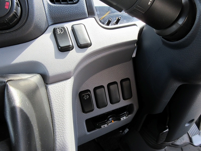 三菱ふそうキャンターアルミバン小型（2t・3t）[写真28]