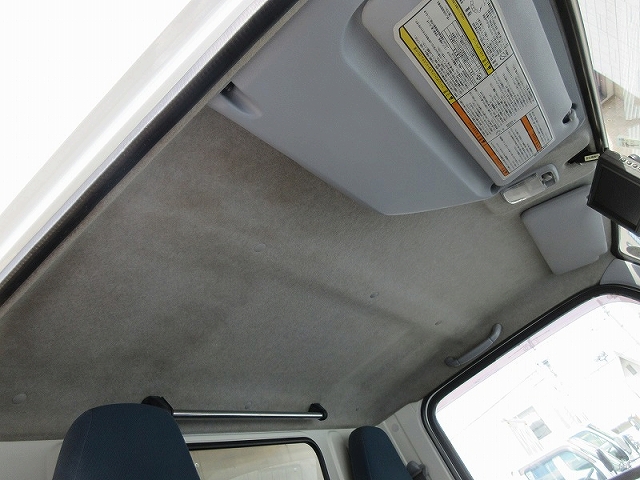 三菱ふそうキャンターアルミバン小型（2t・3t）[写真34]