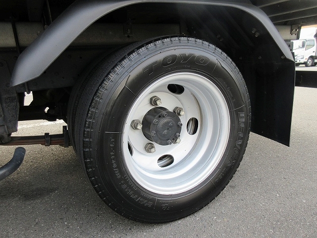 三菱ふそうキャンターアルミバン小型（2t・3t）[写真24]