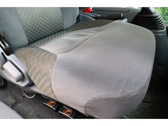 いすゞフォワードアルミウイング中型（4t）[写真10]