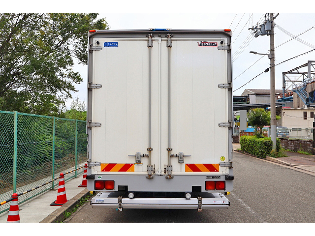 いすゞフォワードアルミウイング中型（4t）[写真16]