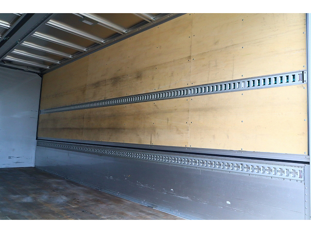 いすゞフォワードアルミウイング中型（4t）[写真19]