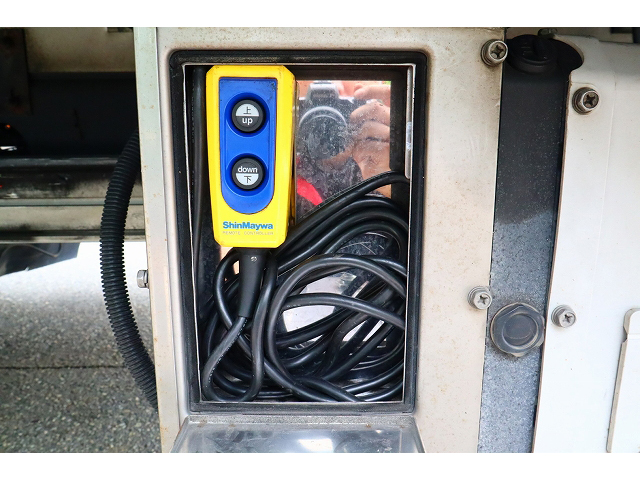 いすゞフォワードアルミウイング中型（4t）[写真25]