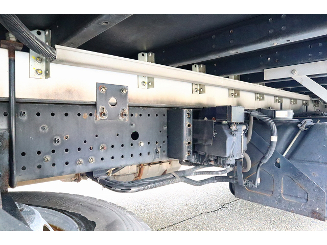 いすゞフォワードアルミウイング中型（4t）[写真35]