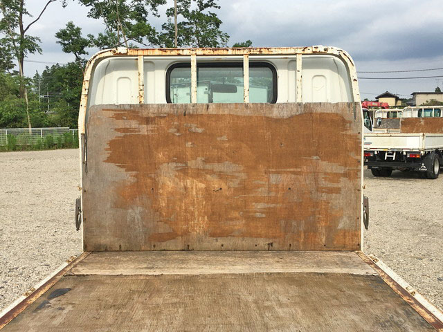 三菱ふそうキャンター平ボディ小型（2t・3t）[写真13]