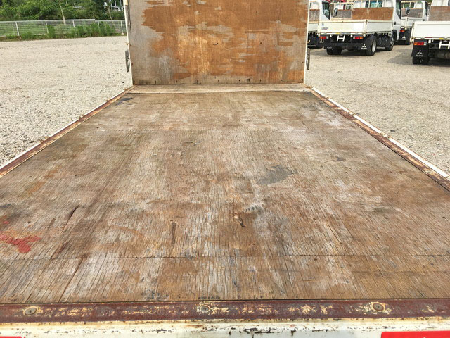 三菱ふそうキャンター平ボディ小型（2t・3t）[写真14]