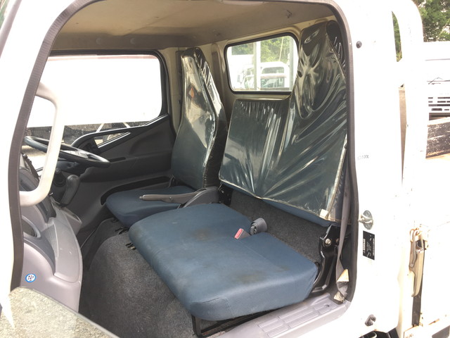 三菱ふそうキャンター平ボディ小型（2t・3t）[写真31]