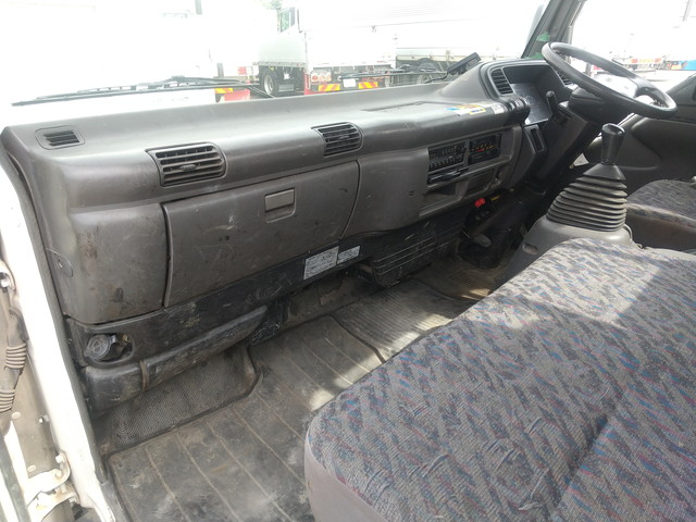 いすゞエルフアルミブロック小型（2t・3t）[写真32]