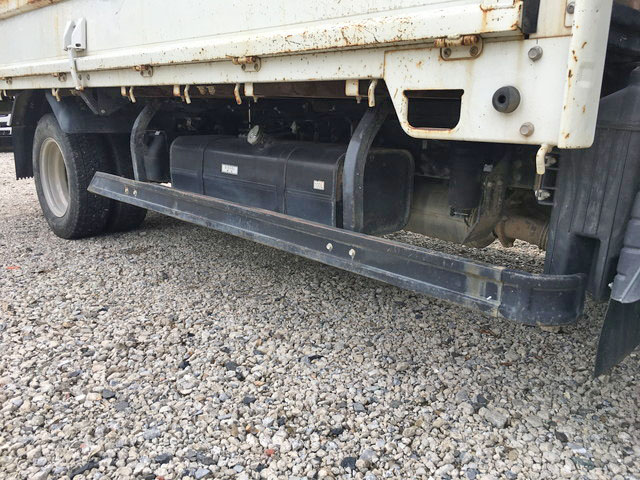 三菱ふそうキャンター平ボディ小型（2t・3t）[写真19]