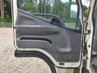 三菱ふそうキャンター平ボディ小型（2t・3t）[写真29]