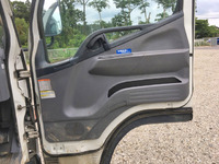 三菱ふそうキャンター平ボディ小型（2t・3t）[写真30]