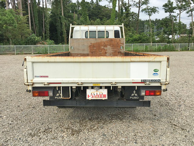 三菱ふそうキャンター平ボディ小型（2t・3t）[写真09]