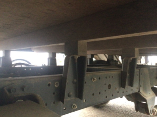 三菱ふそうキャンターガッツ平ボディ小型（2t・3t）[写真11]