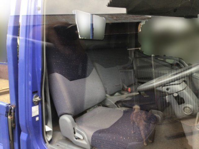 三菱ふそうキャンターガッツ平ボディ小型（2t・3t）[写真17]