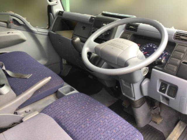 三菱ふそうキャンターガッツ平ボディ小型（2t・3t）[写真20]