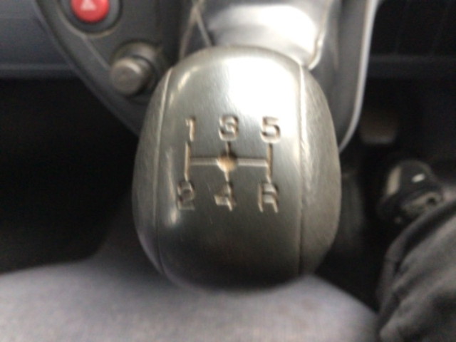 三菱ふそうキャンターガッツ平ボディ小型（2t・3t）[写真23]