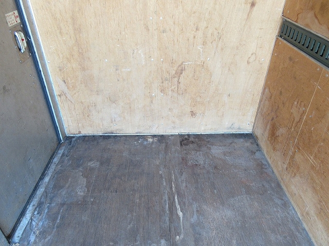 トヨタトヨエースアルミバン小型（2t・3t）[写真11]