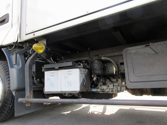 トヨタトヨエースアルミバン小型（2t・3t）[写真24]