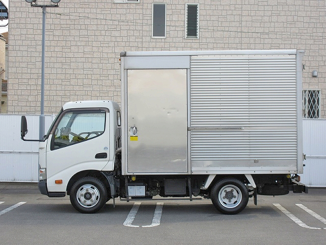 トヨタトヨエースアルミバン小型（2t・3t）[写真03]