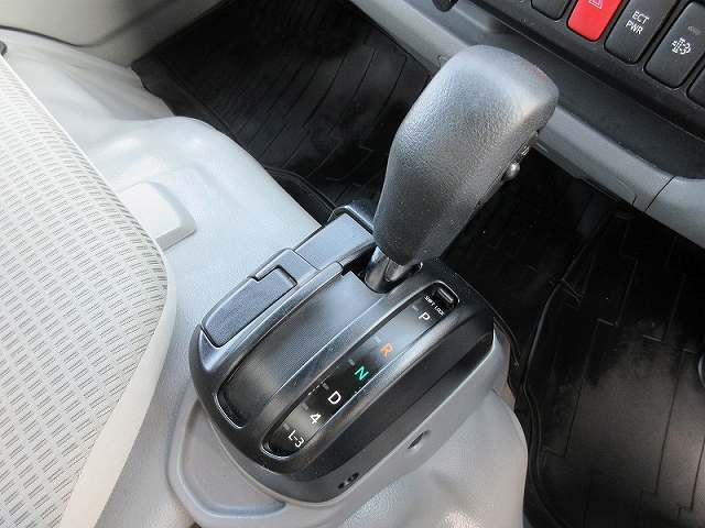 トヨタトヨエースアルミバン小型（2t・3t）[写真31]