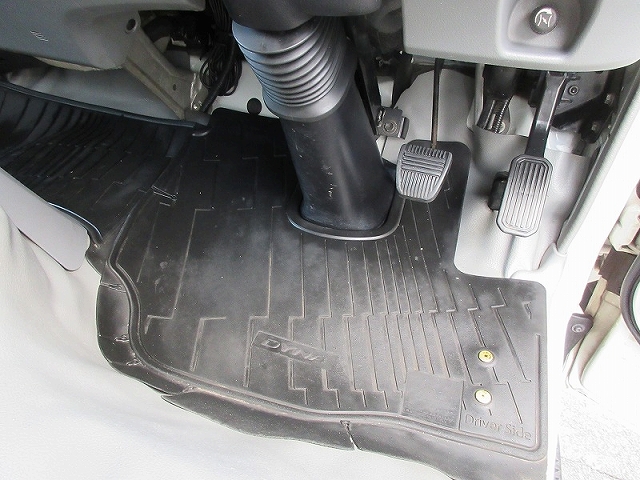 トヨタトヨエースアルミバン小型（2t・3t）[写真32]