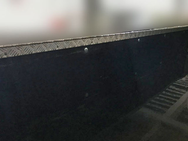 三菱ふそうキャンターガッツ平ボディ小型（2t・3t）[写真10]