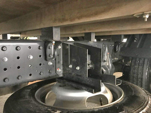 三菱ふそうキャンターガッツ平ボディ小型（2t・3t）[写真17]