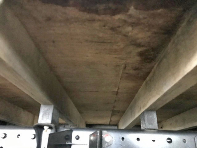 三菱ふそうキャンターガッツ平ボディ小型（2t・3t）[写真19]