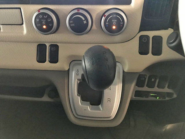 三菱ふそうキャンターガッツ平ボディ小型（2t・3t）[写真27]