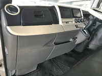 三菱ふそうキャンターガッツ平ボディ小型（2t・3t）[写真28]