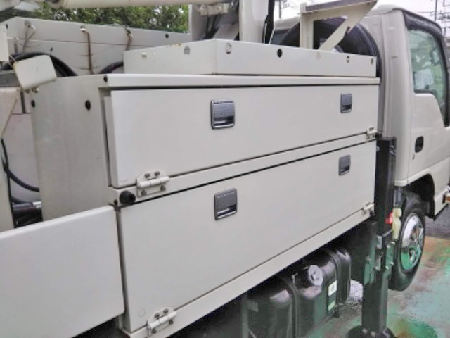 いすゞエルフ高所作業車小型（2t・3t）[写真13]