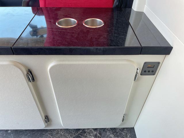 トヨタハイエースキャンピングカー小型（2t・3t）[写真29]