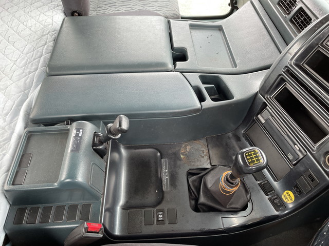 UDトラックスビッグサムアルミブロック大型（10t）[写真34]