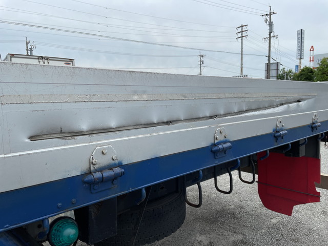 UDトラックスビッグサムアルミブロック大型（10t）[写真09]