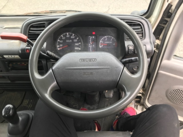 いすゞエルフ高所作業車小型（2t・3t）[写真29]