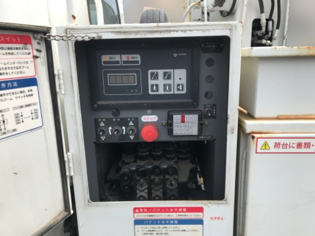 いすゞエルフ高所作業車小型（2t・3t）[写真04]