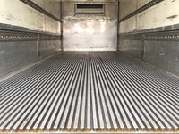 三菱ふそうファイター冷蔵冷凍ウイング中型（4t）[写真11]