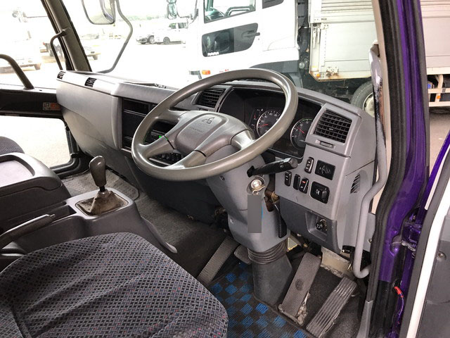 三菱ふそうファイター冷蔵冷凍ウイング中型（4t）[写真28]