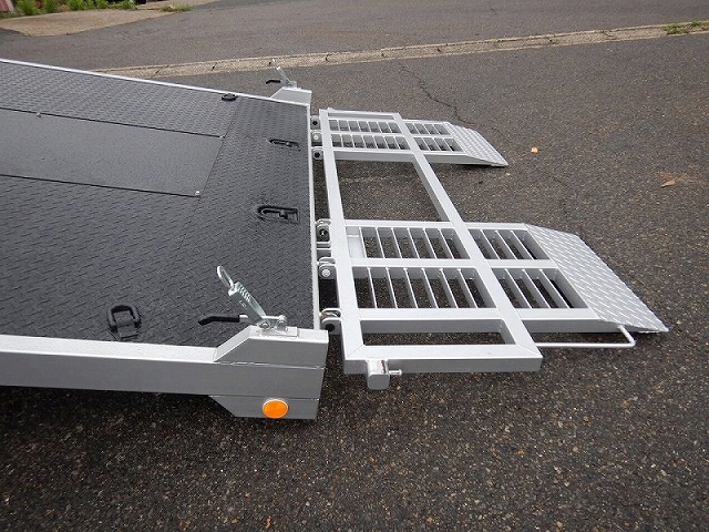 日野レンジャーセーフティローダー中型（4t）[写真23]