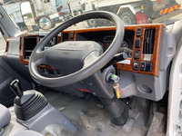 いすゞエルフアルミバン小型（2t・3t）[写真33]