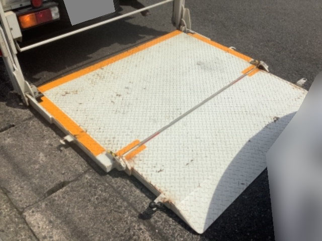 トヨタトヨエース平ボディ小型（2t・3t）[写真07]