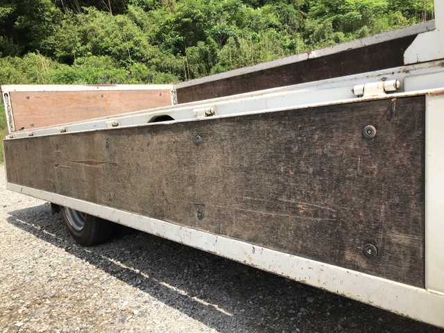 いすゞエルフ平ボディ小型（2t・3t）[写真15]