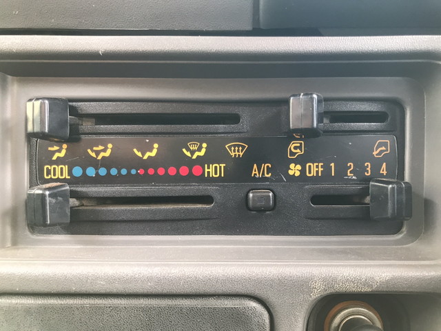 いすゞエルフ平ボディ小型（2t・3t）[写真37]