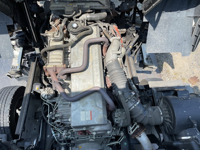 日野プロフィアパネルウイング大型（10t）[写真25]