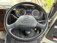 日野プロフィアパネルウイング大型（10t）[写真33]