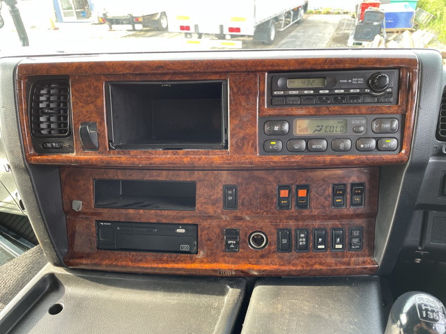 日野プロフィアパネルウイング大型（10t）[写真36]