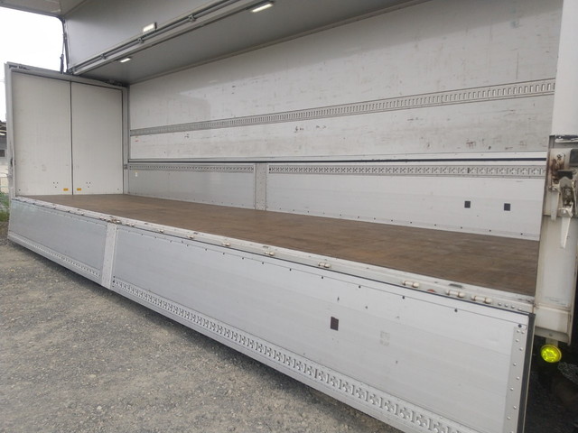 日野プロフィアパネルウイング大型（10t）[写真08]