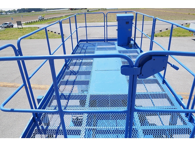 いすゞエルフ高所作業車小型（2t・3t）[写真15]